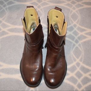 NWOT Brown Bussola Boots Size 6.5